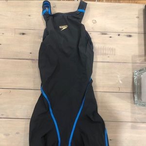 BRAND NEW  Speedo Knee Skin LZR Racer Pro